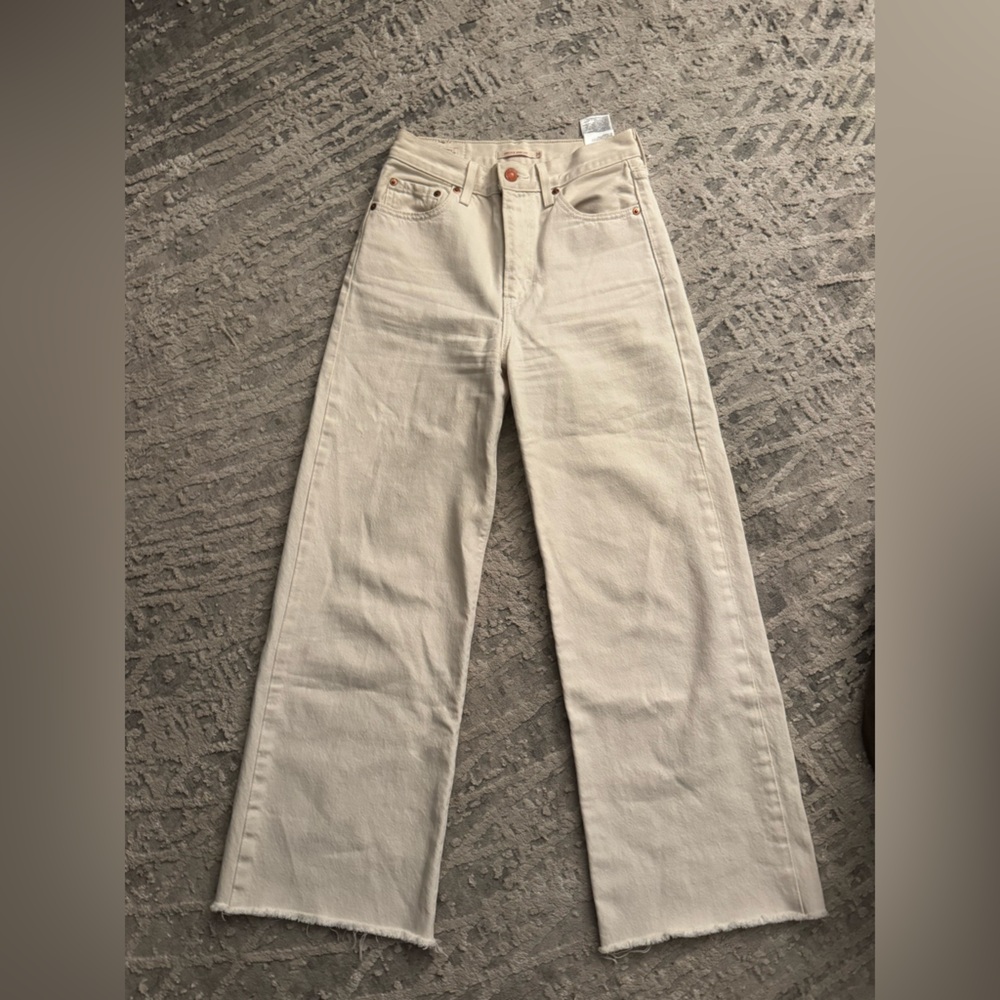 Levi's Cream Ribcage & Wide Leg Jeans